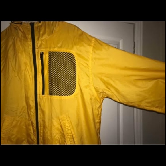 Tommy Hilfiger vintage Yellow Men's windbreaker - Picture 4 of 6